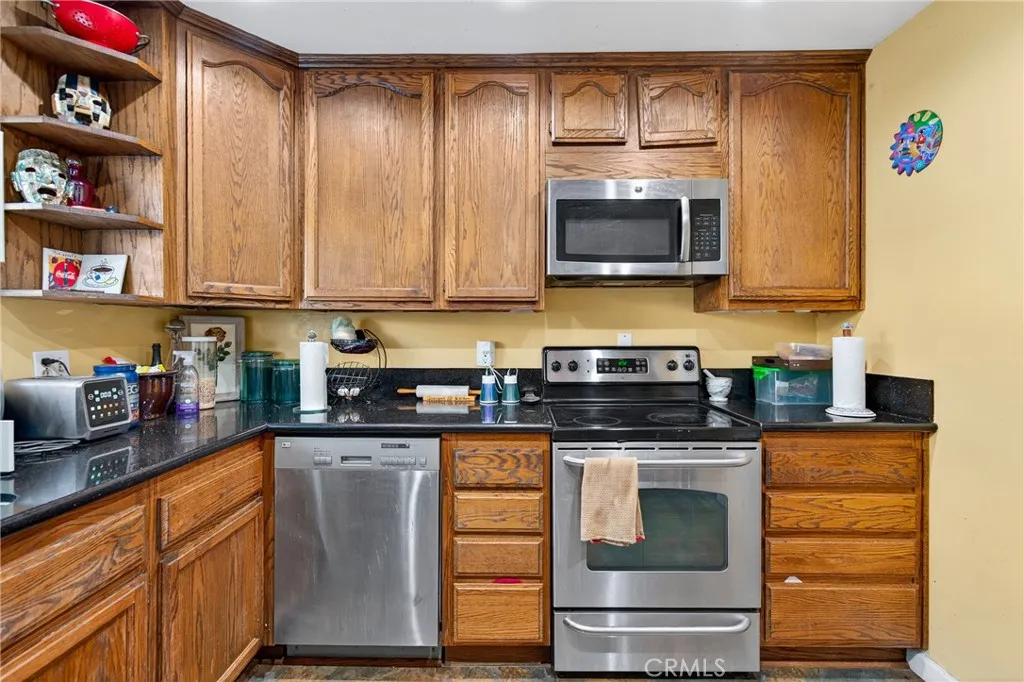 5376 Fairview Boulevard 209, Los Angeles, California 90056 home-pic-6