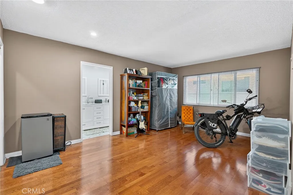 5376 Fairview Boulevard 209, Los Angeles, California 90056 home-pic-11