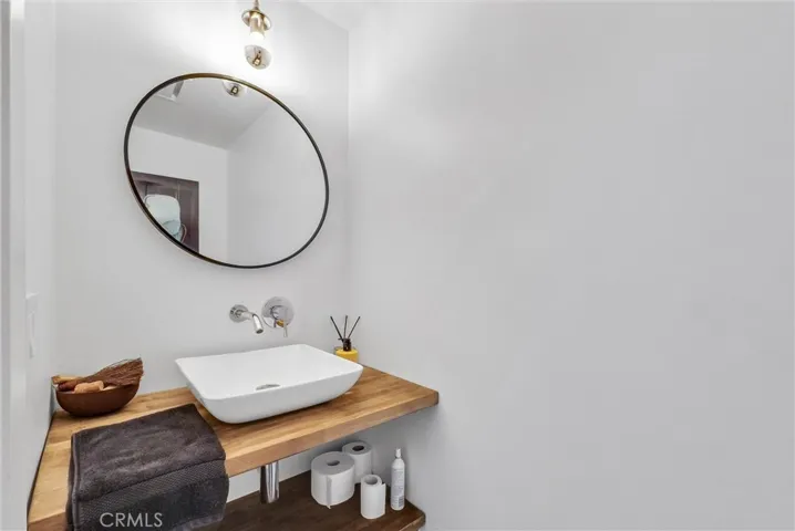 2435 Orange Avenue C1, Costa Mesa, California 92627