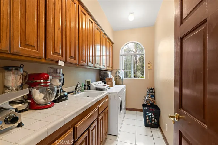 7047 Golden Vale Drive, Riverside, California 92506