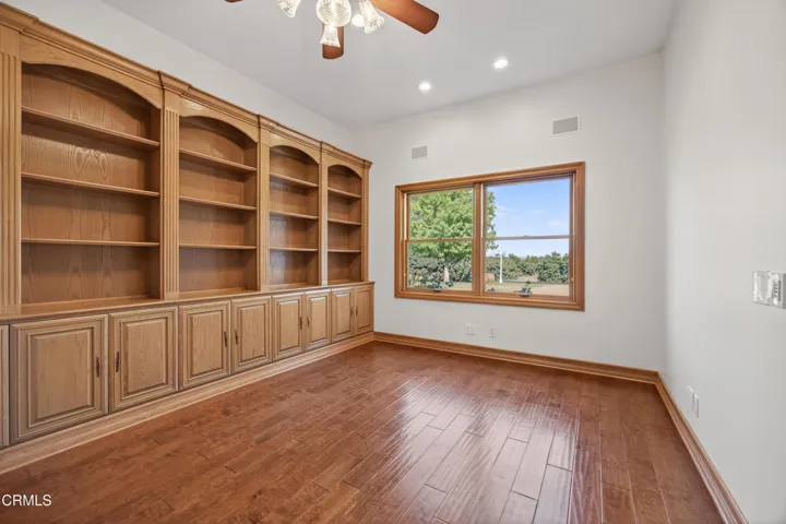 85-print-010_Upmarketmedia_6150Baj-int-1