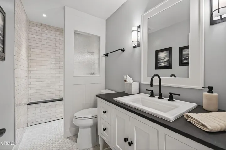 10-web-or-mls-007_Upmarketmedia_6150Baj-