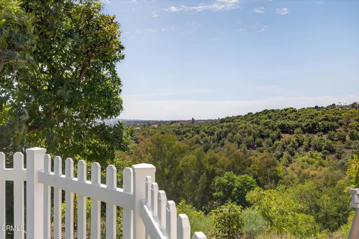 33-web-or-mls-032_Upmarketmedia_6150Baj-