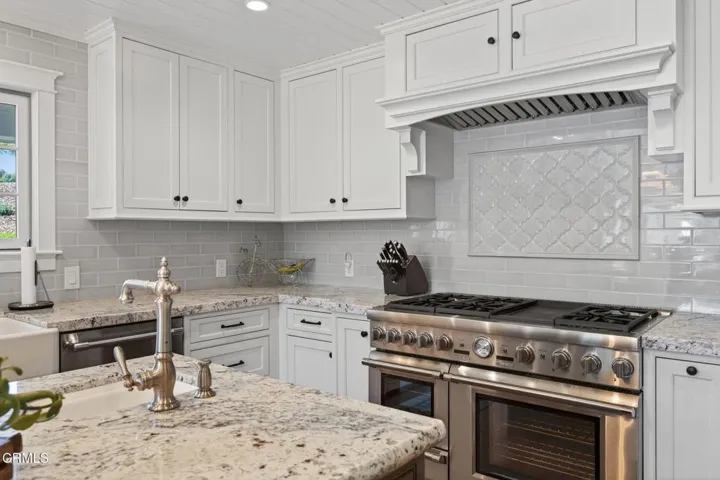 56-web-or-mls-057_Upmarketmedia_6150Baj-