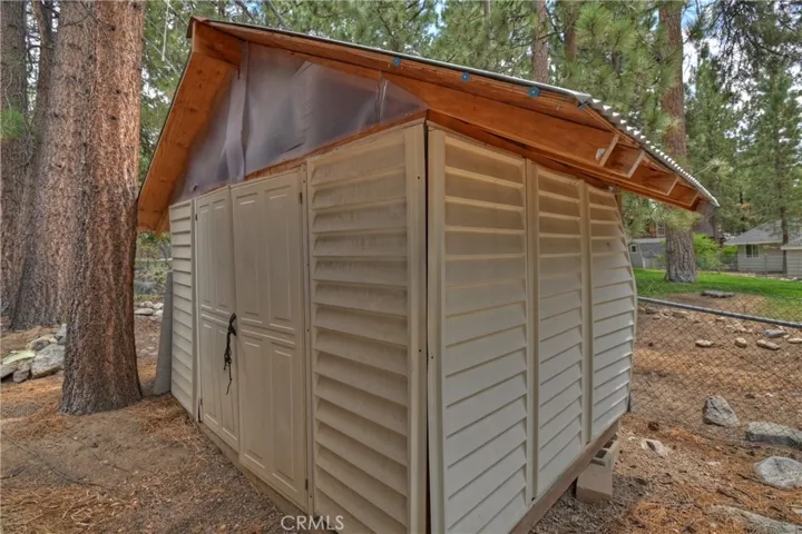 39239 Mohawk Drive, Fawnskin, California 92333