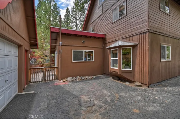 39239 Mohawk Drive, Fawnskin, California 92333