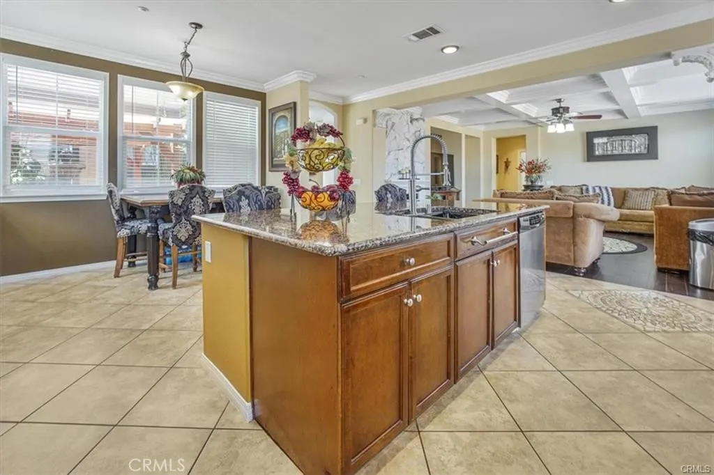 5003 Thornberry Way, Fontana, California 92336 home-pic-30