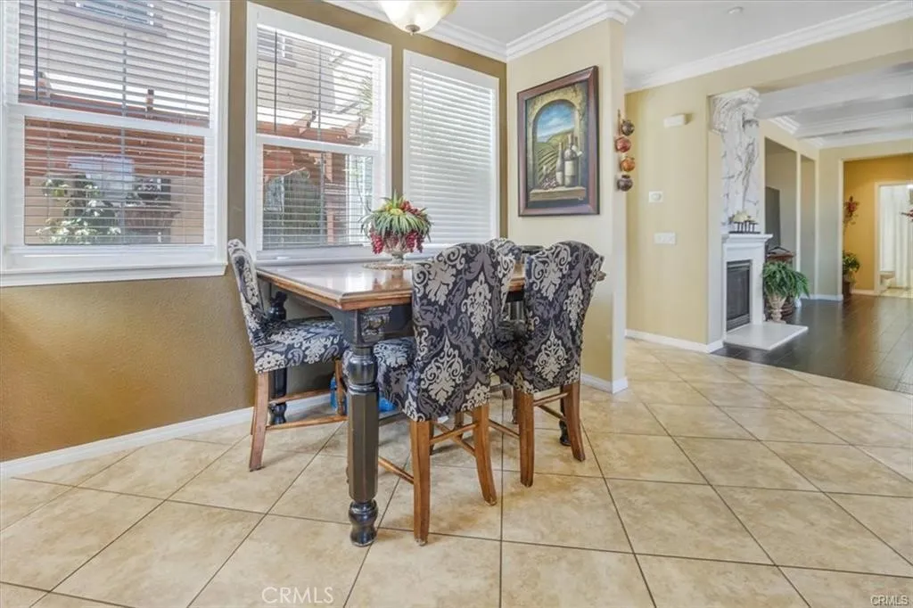 5003 Thornberry Way, Fontana, California 92336 home-pic-23