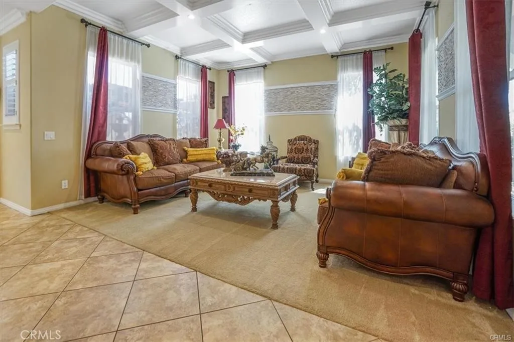 5003 Thornberry Way, Fontana, California 92336 home-pic-4