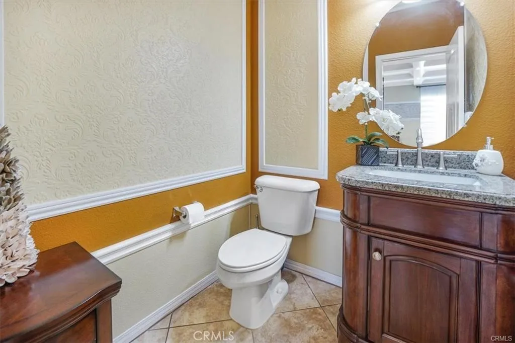 5003 Thornberry Way, Fontana, California 92336 home-pic-8