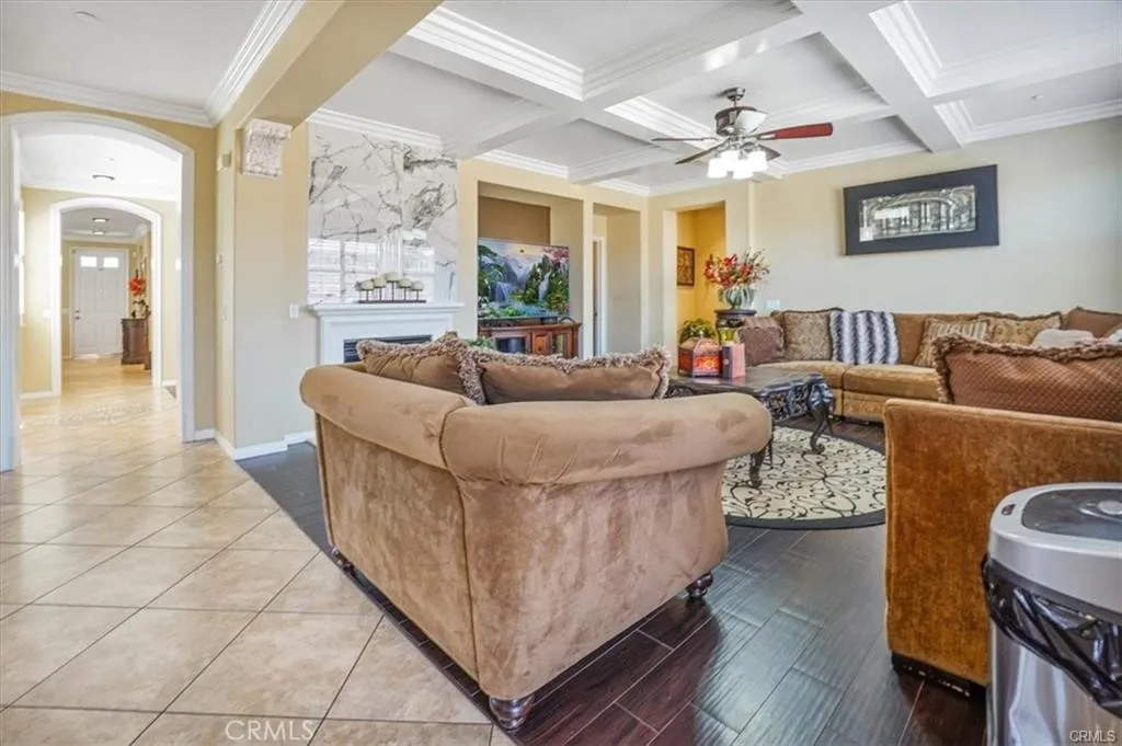 5003 Thornberry Way, Fontana, California 92336 home-pic-13