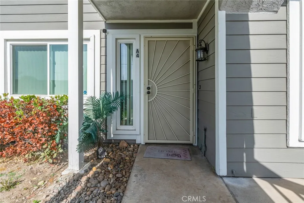 8892 Katella Avenue 4, Anaheim, California 92804, 2 Bedrooms Bedrooms, ,2 BathroomsBathrooms,Residential Lease,For Rent,Katella,PW25190457
