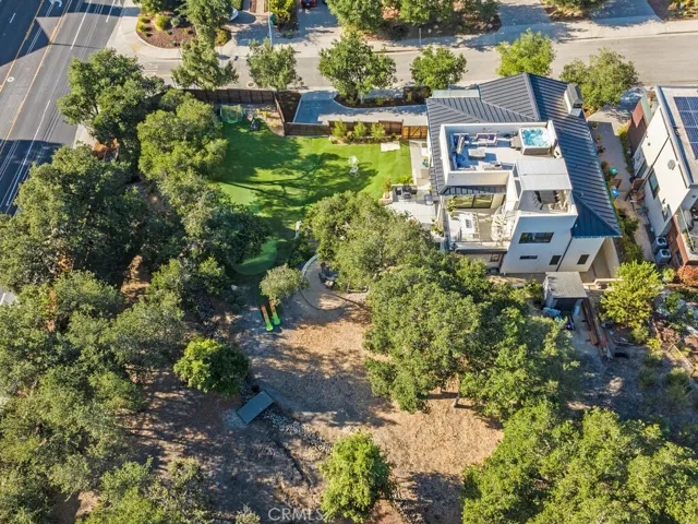 2082 Fixlini Street, San Luis Obispo, California 93401