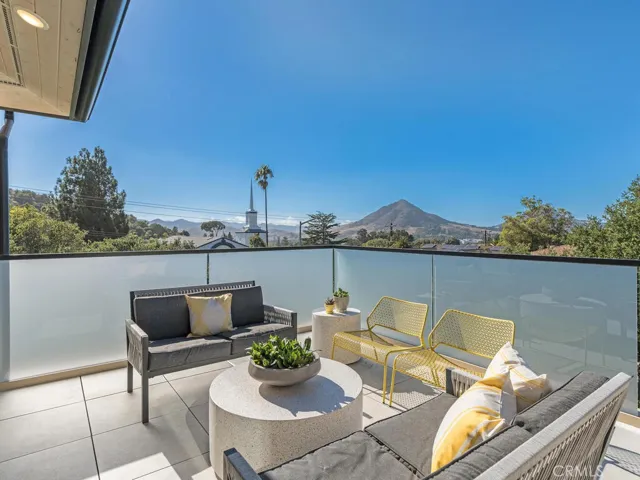 2082 Fixlini Street, San Luis Obispo, California 93401