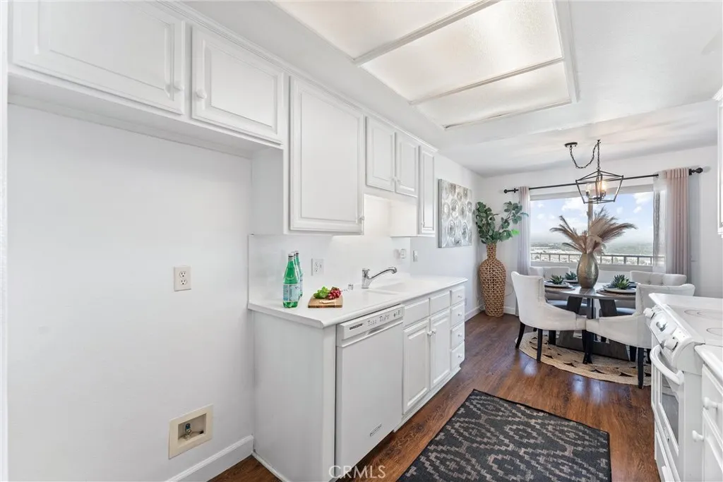 2700 E Panorama Drive 402, Signal Hill, California 90755 home-pic-11