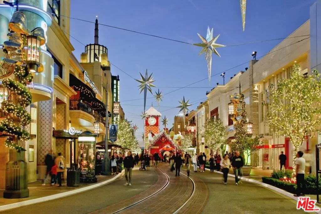 742 N Detroit Street, Los Angeles, California 90046 home-pic-35