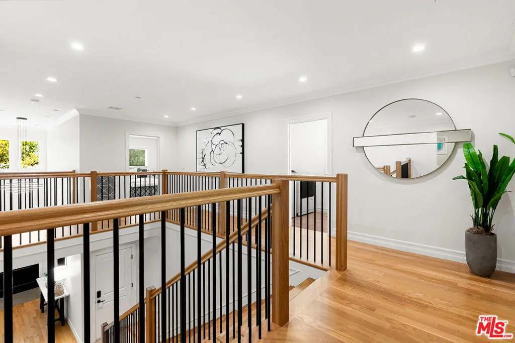 742 N Detroit Street, Los Angeles, California 90046 home-pic-14