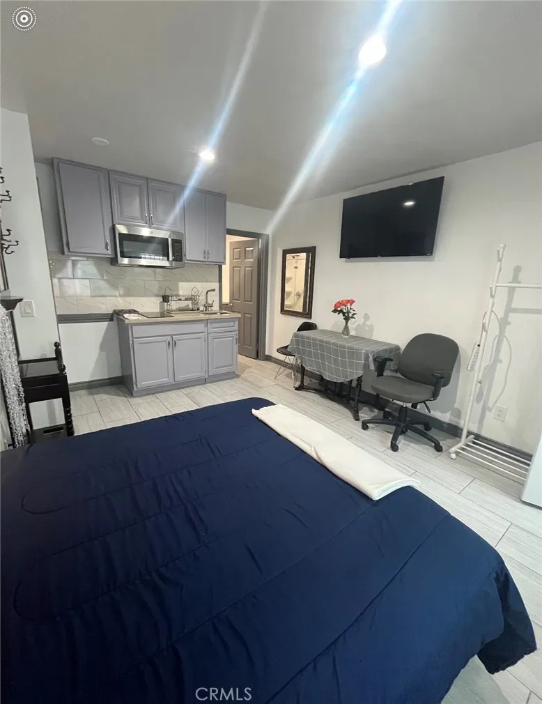 1359 Glen Ave, Pomona, California 91768, ,1 BathroomBathrooms,Residential Lease,For Rent,Glen Ave,TR25192836
