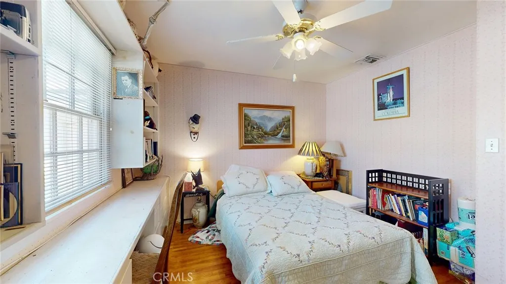 22542 Burbank Boulevard, Woodland Hills, California 91367 home-pic-14