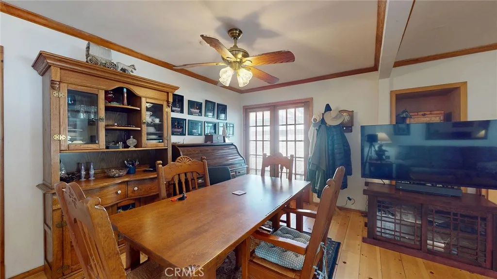 22542 Burbank Boulevard, Woodland Hills, California 91367 home-pic-7