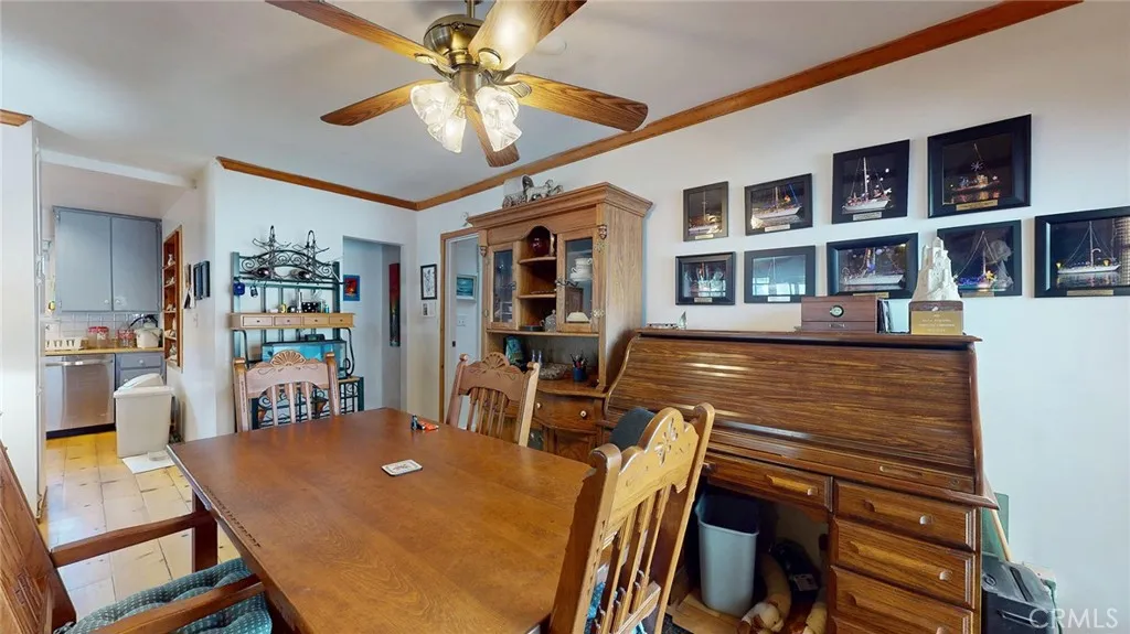 22542 Burbank Boulevard, Woodland Hills, California 91367 home-pic-5