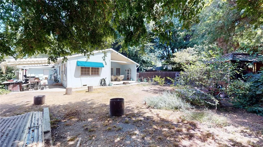 22542 Burbank Boulevard, Woodland Hills, California 91367 home-pic-30