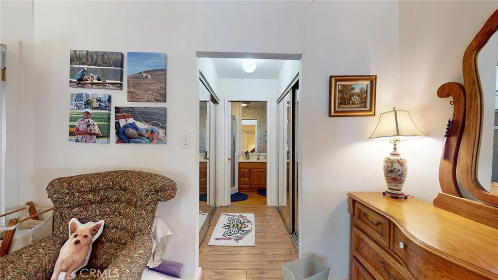 22542 Burbank Boulevard, Woodland Hills, California 91367 home-pic-21