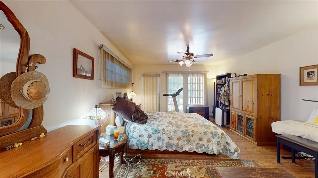 22542 Burbank Boulevard, Woodland Hills, California 91367 home-pic-20