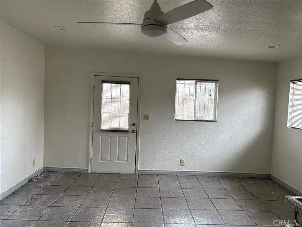 17513 Keene Avenue, Carson, California 90746 home-pic-15