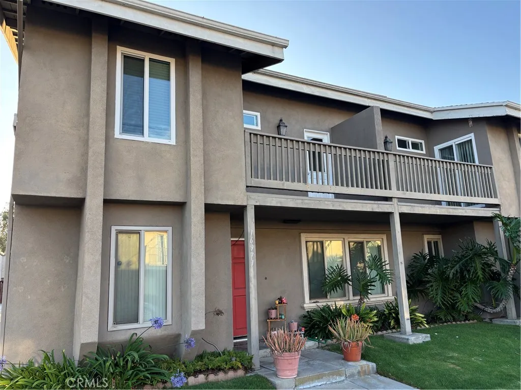 16971 Hoskins Lane 2, Huntington Beach, California 92649, 1 Bedroom Bedrooms, ,1 BathroomBathrooms,Residential Lease,For Rent,Hoskins,OC25192884