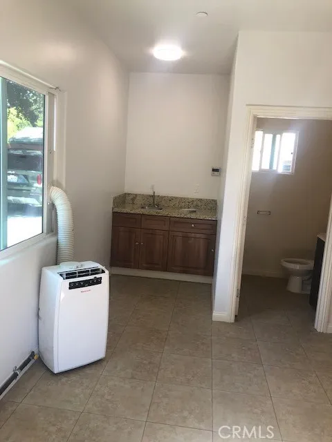 1684 Navarro Avenue, Pasadena, California 91103, ,1 BathroomBathrooms,Residential Lease,For Rent,Navarro,WS25192903