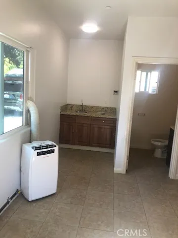 1684 Navarro Avenue, Pasadena, California 91103, ,1 BathroomBathrooms,Residential Lease,For Rent,Navarro,WS25192903