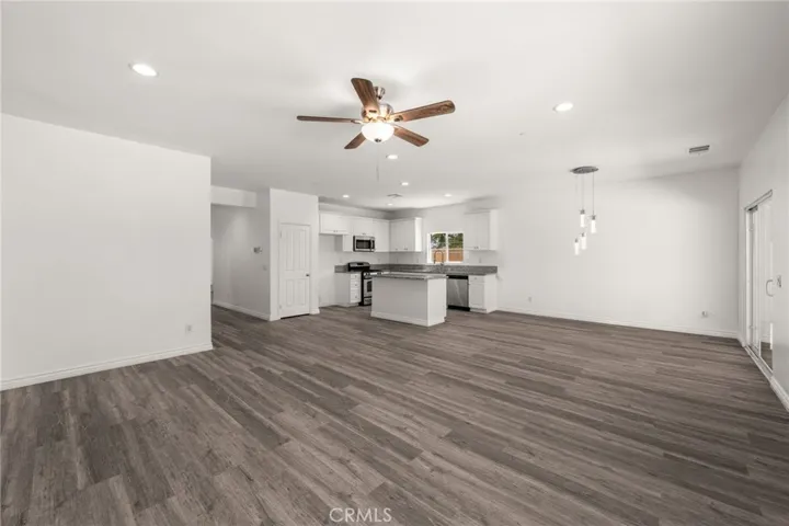 Open Layout- Family room, Kitchen, Dining room