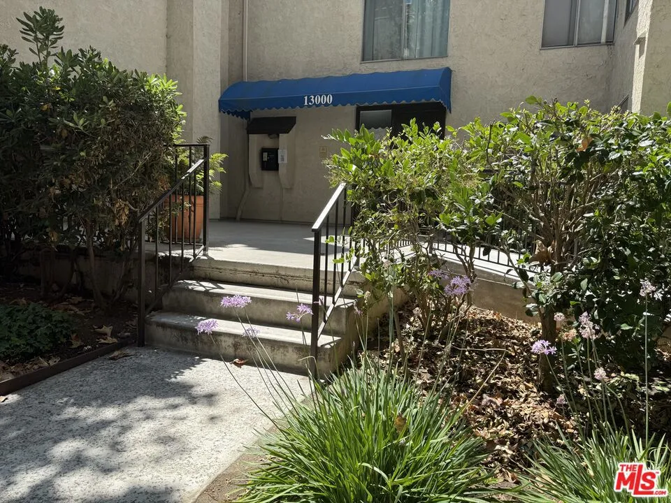 13209 Summertime Lane, Culver City, California 90230, 1 Bedroom Bedrooms, ,1 BathroomBathrooms,Residential Lease,For Rent,Summertime,25583507