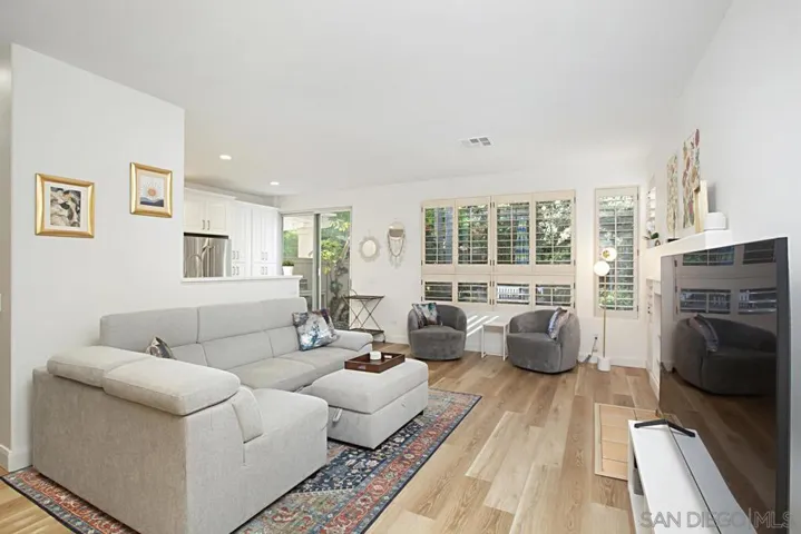 5554 Renaissance Ave. 3, San Diego, California 92122