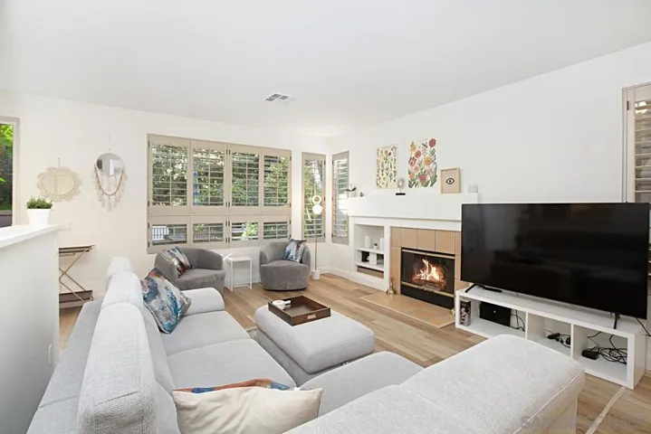 5554 Renaissance Ave. 3, San Diego, California 92122