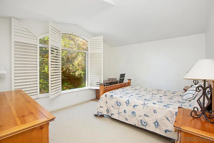 5554 Renaissance Ave. 3, San Diego, California 92122