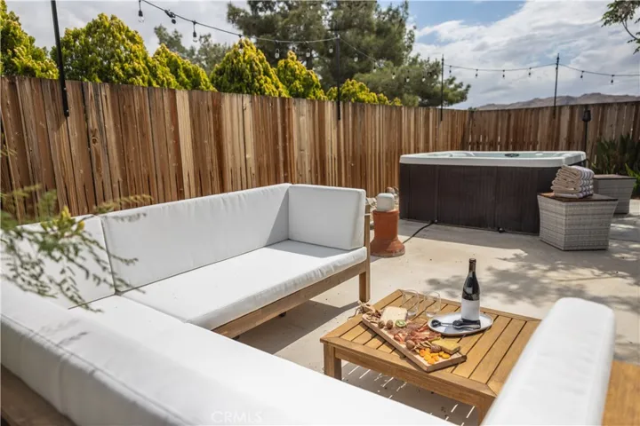 8799 Palomar Avenue, Yucca Valley, California 92284