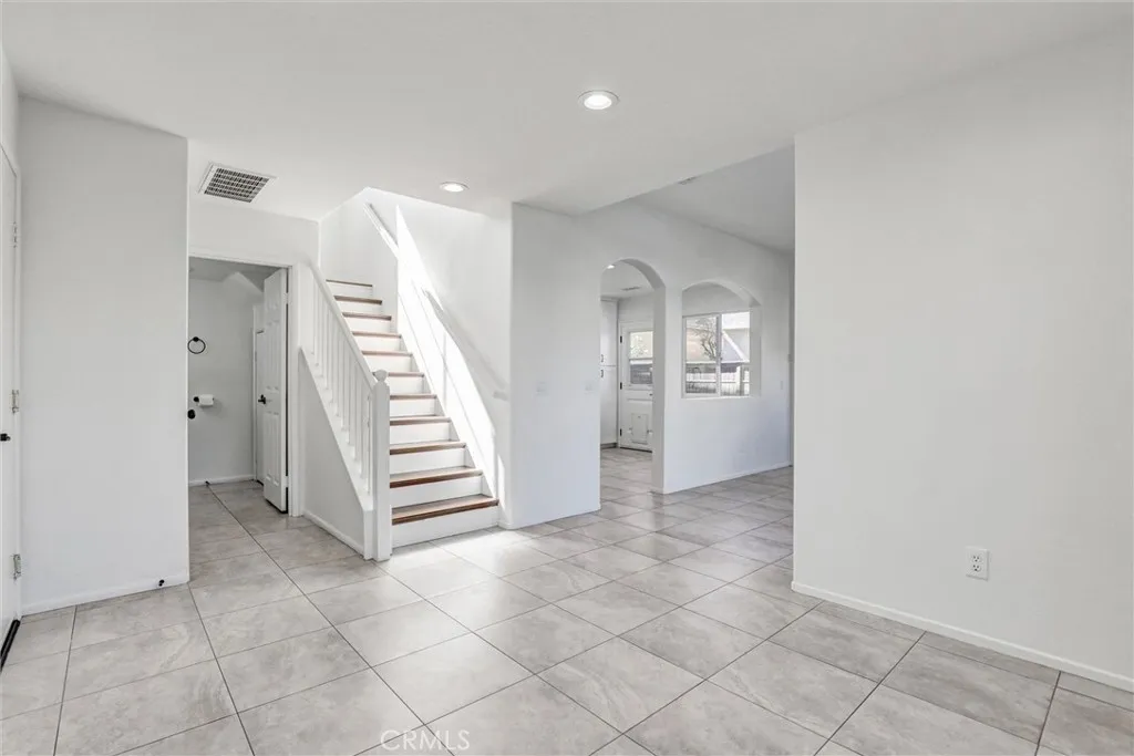 12 Poppyfield Lane, Rancho Santa Margarita, California 92688 home-pic-16