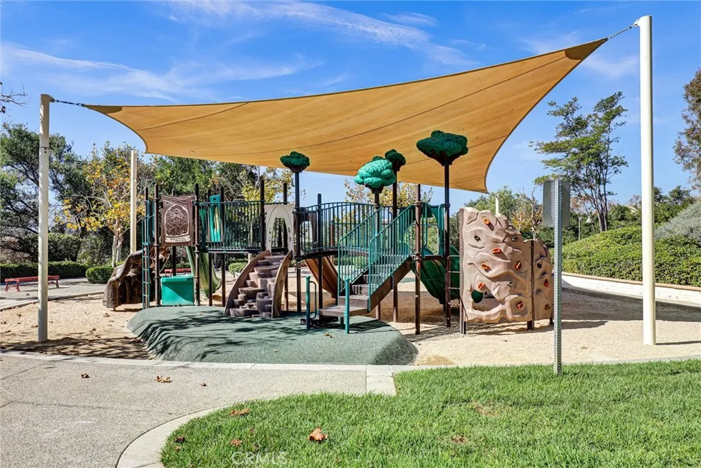 12 Poppyfield Lane, Rancho Santa Margarita, California 92688 home-pic-27