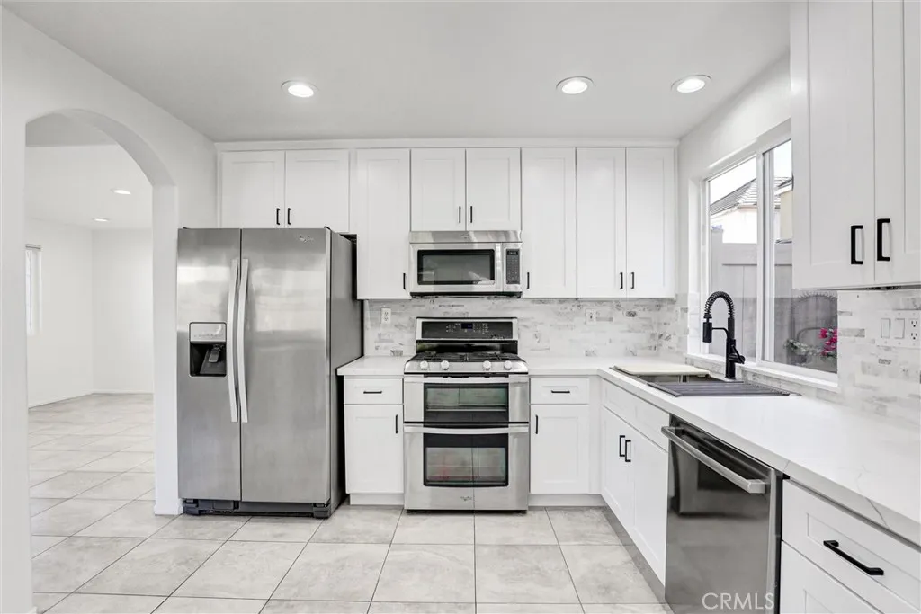 12 Poppyfield Lane, Rancho Santa Margarita, California 92688 home-pic-4