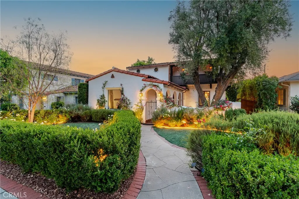 1163 Geneva Street, Glendale, California 91207, 4 Bedrooms Bedrooms, ,3 BathroomsBathrooms,Residential,For Sale,Geneva,GD25185888
