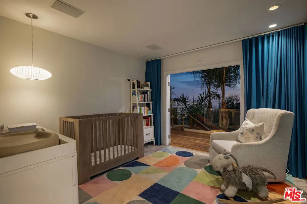 2137 Sunset Plaza Drive, Los Angeles, California 90069 home-pic-21