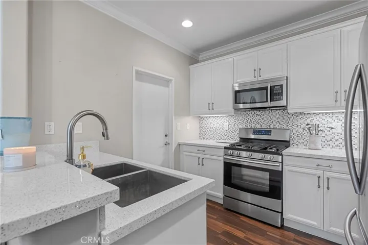 28468 Santa Rosa Lane 534, Saugus, California 91350