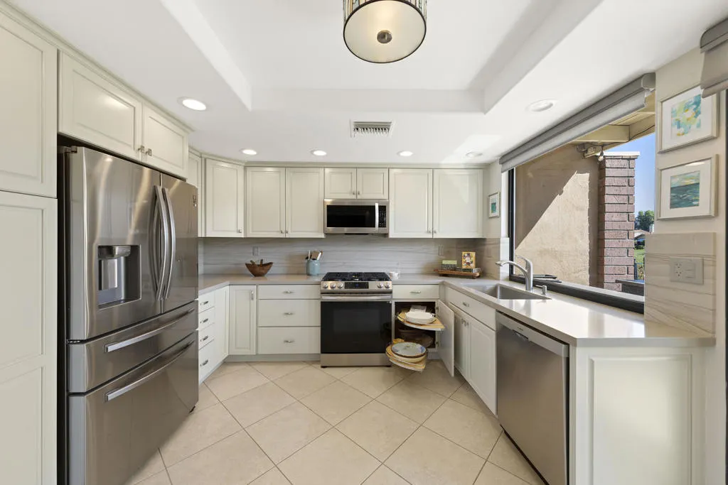 220 Madrid Avenue, Palm Desert, California 92260 home-pic-1