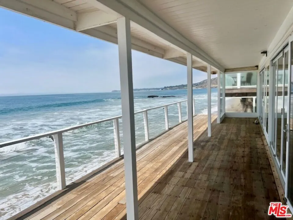 25164 Malibu Road Fronthouse, Malibu, California 90265, 3 Bedrooms Bedrooms, ,3 BathroomsBathrooms,Residential Lease,For Rent,MALIBU,25583739