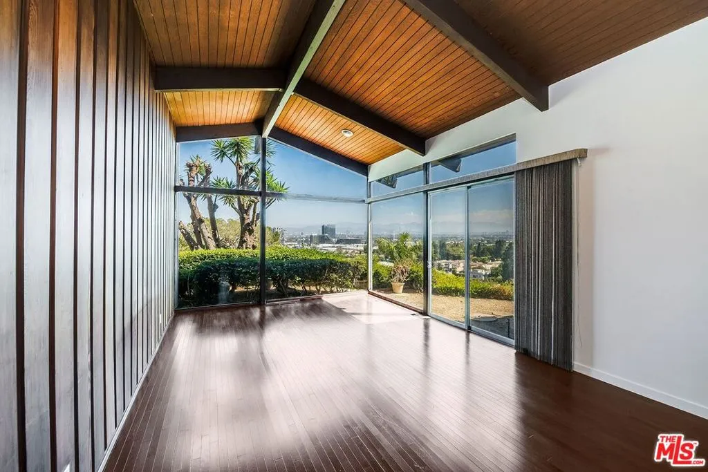 5961 Wrightcrest Drive, Culver City, California 90232, 3 Bedrooms Bedrooms, ,3 BathroomsBathrooms,Residential Lease,For Rent,Wrightcrest,25581903