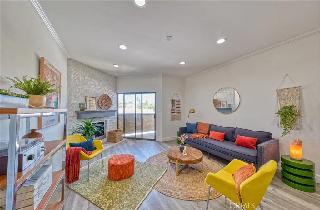 1665 Federal Avenue 302, Los Angeles, California 90025 home-pic-1