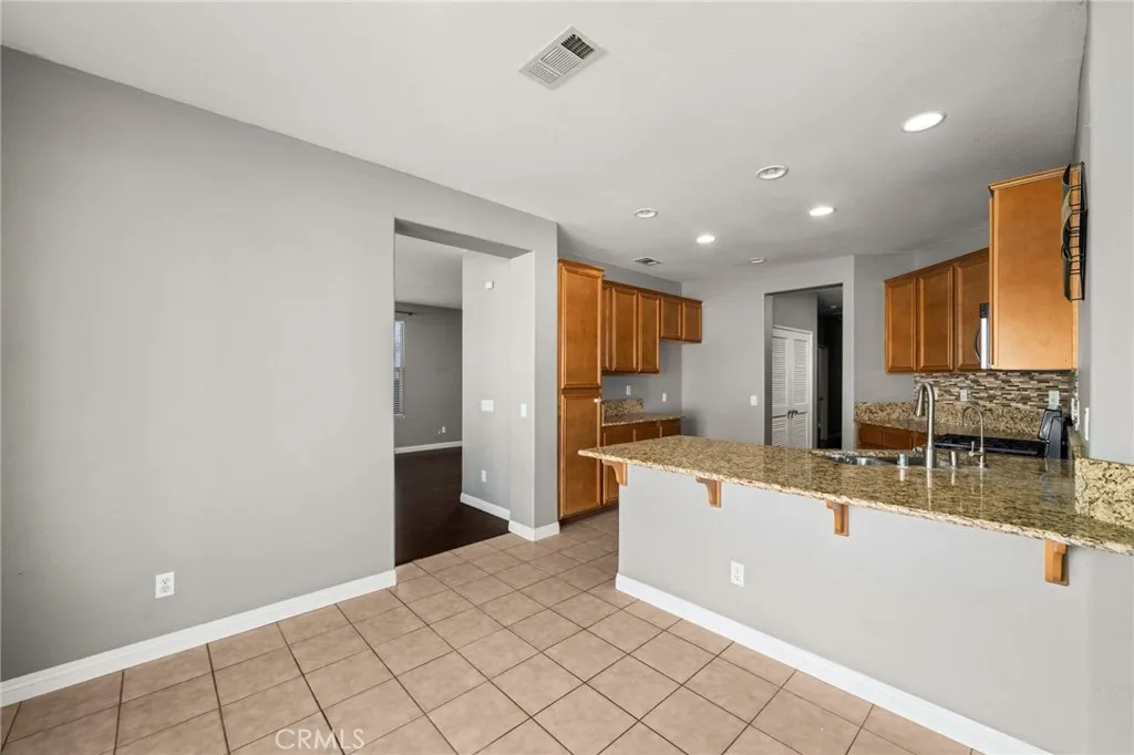 25874 Mercy Court, Hemet, California 92544 home-pic-9