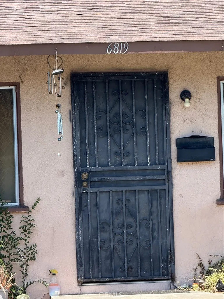 6815 Colmar Avenue, Bell Gardens, California 90201 home-pic-1